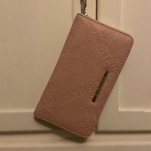 Steve Madden - Wallet & Wristlet